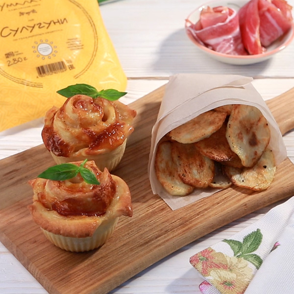Как приготовить Розочки с сулугуни и беконом